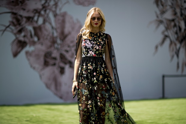 Street fashion z Paryskiego Tygodnia Mody haute couture jesień-zima 2017/2018
