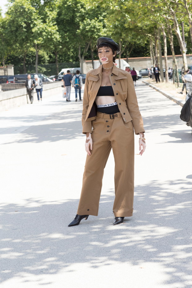 Street fashion z Paryskiego Tygodnia Mody haute couture jesień-zima 2017/2018