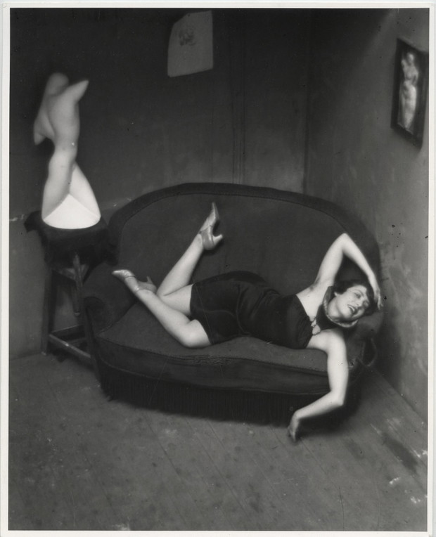 André Kertész, Tancerka burleski (Magda Förstner), Paryż, 1926 © Ministère de la Culture - Médiatheque du Patrimoine, Dist. RMN-Grand Palais / André Kertész (Dzięki uprzejmości André Kertész Memorial Museum, Szigetbecse, Węgry)
