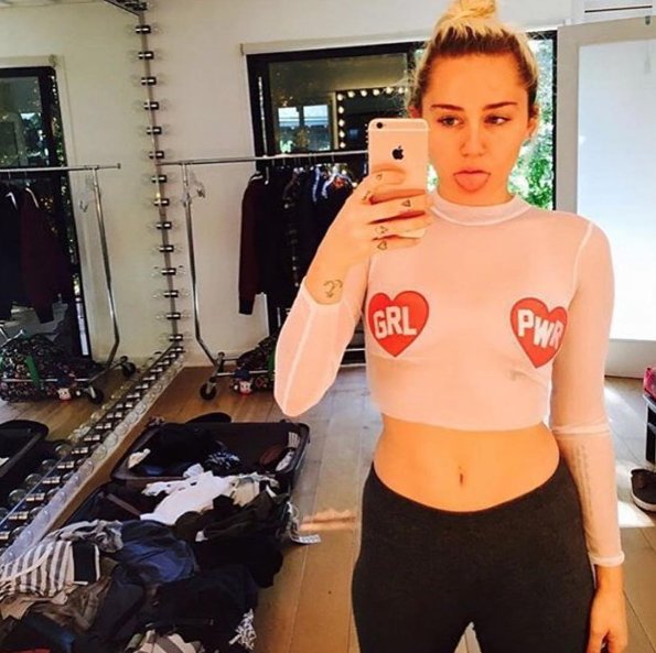 Miley Cyrus w ubraniach Local Heroes