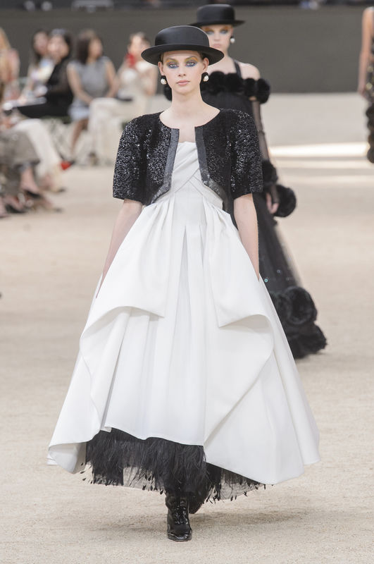 Suknie ślubne z pokazów haute couture jesień-zima 2017/2018 - Chanel