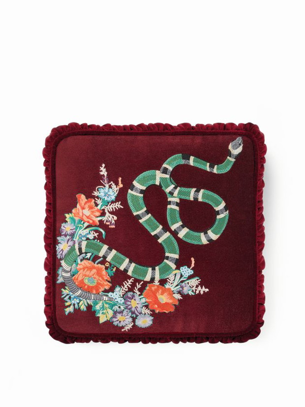Poduszka z kolekcji Gucci Décor, courtesy Gucci