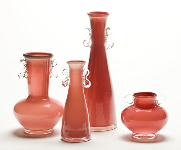Jerzy Słuczan-Orkusz, Wazony, lata 80. XX w. szkło sodowe dwuwarstwowe, ręcznie formowane wys. 17 cm; 24 cm; 16,5 cm; 10 cm kolekcja MNWr