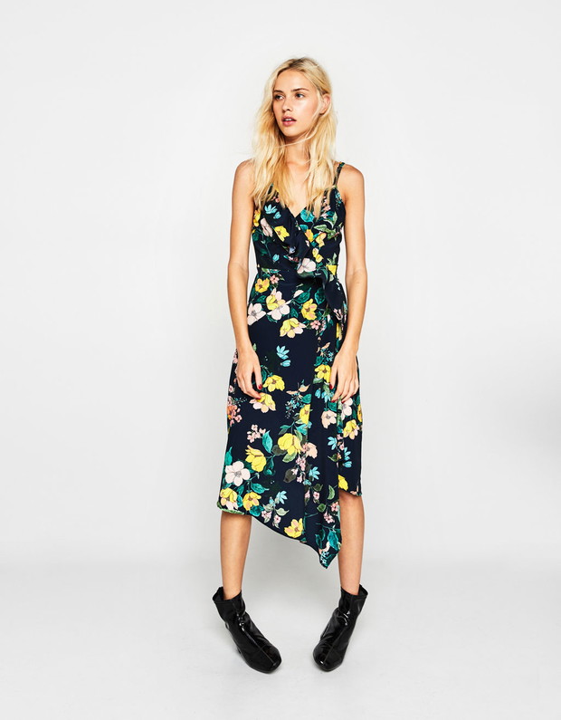 Sukienka asymetryczna Bershka, 139 zł