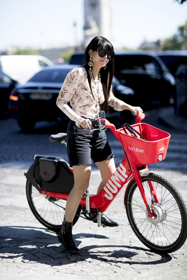 Street style - Paris Fashion Week