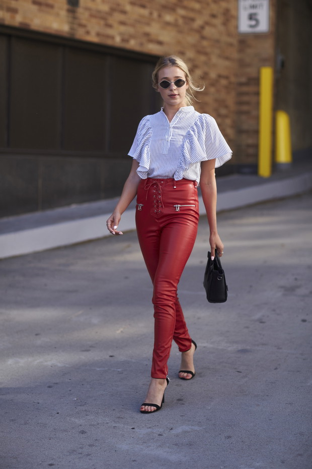 Stylizacje gości na New York Fashion Week wiosna-lato 2018