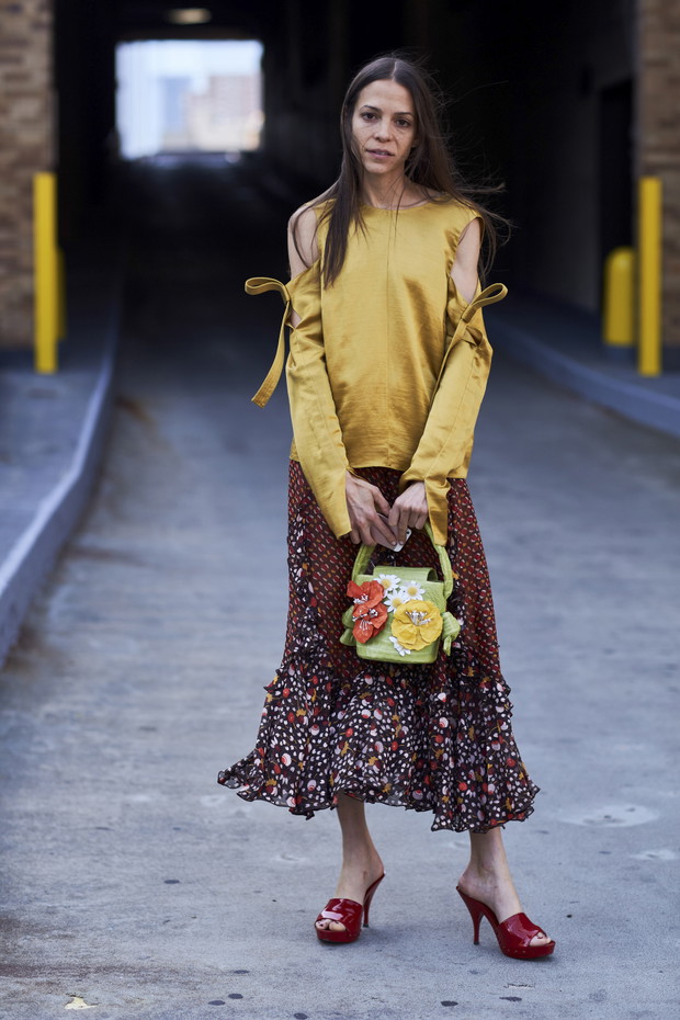Stylizacje gości na New York Fashion Week wiosna-lato 2018