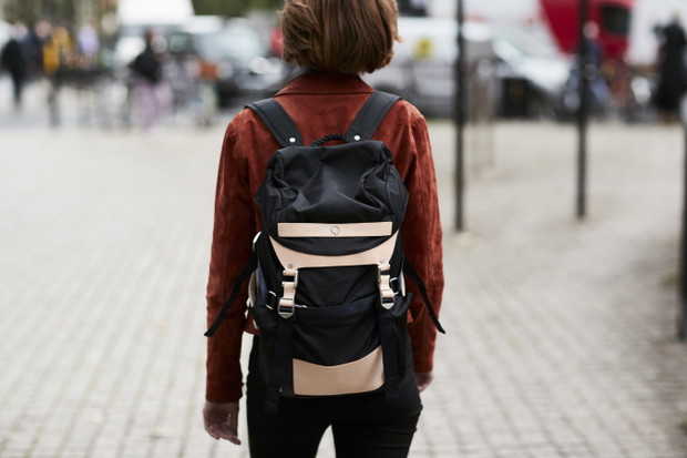 Street fashion: dodatki gości na Londyńskim Tygodniu Mody