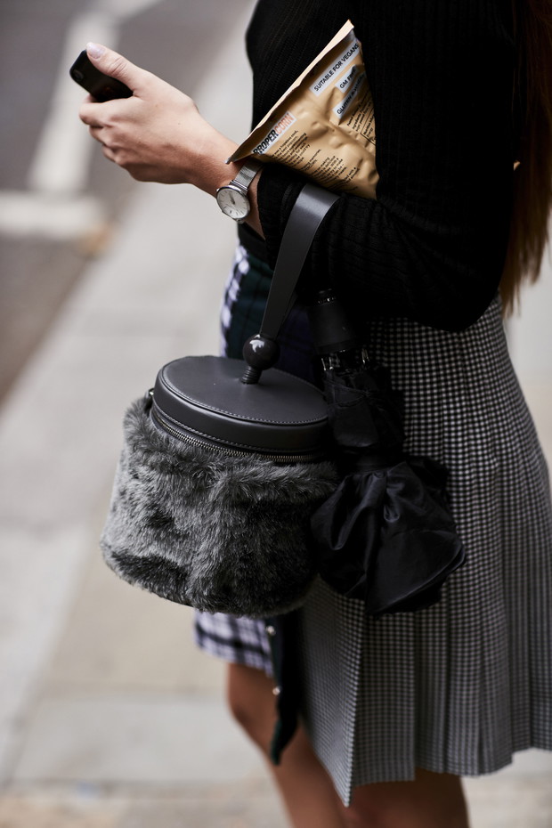 Street fashion: dodatki gości na Londyńskim Tygodniu Mody
