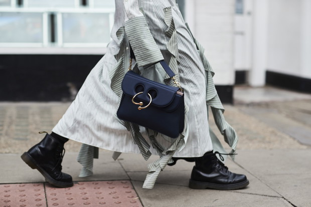 Street fashion: dodatki gości na Londyńskim Tygodniu Mody