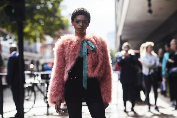 Street style London Fashion Week SS18