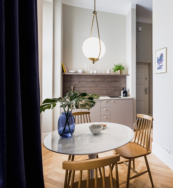 Wnętrze tygodnia: Warszawa - eleganckie 40 m2 w starej kamienicy