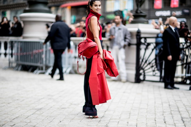 Stylizacje gości na Paryskim Tygodniu Mody SS18