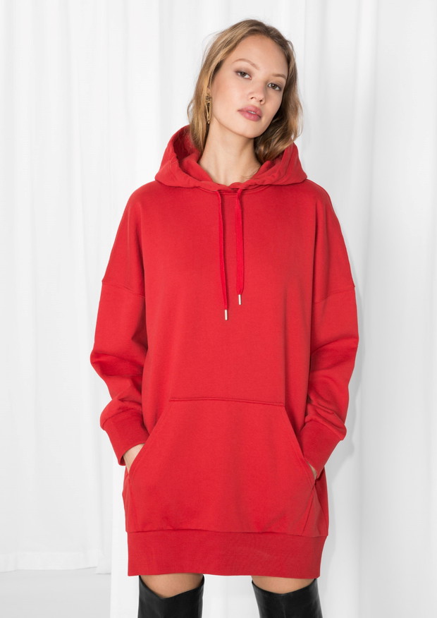 Czerwona bluza z kapturem &Other Stories