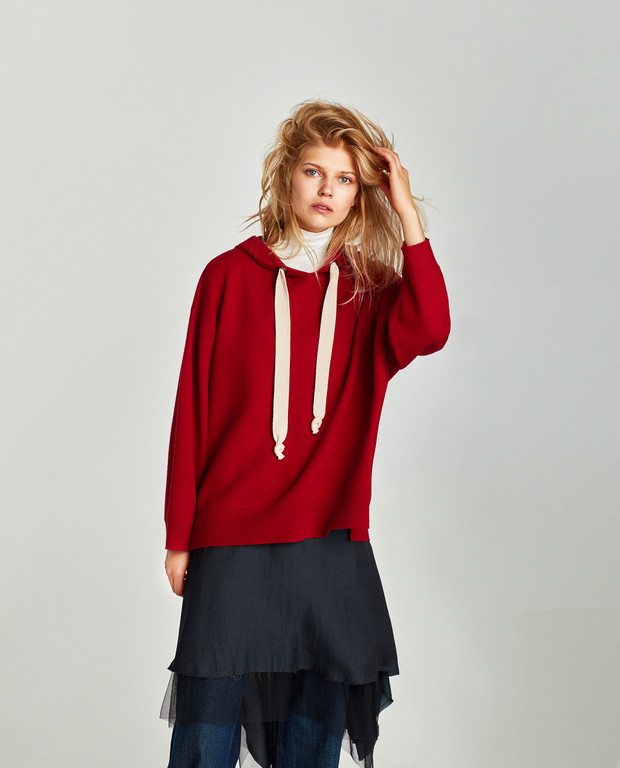 Czerwona bluza z Zary