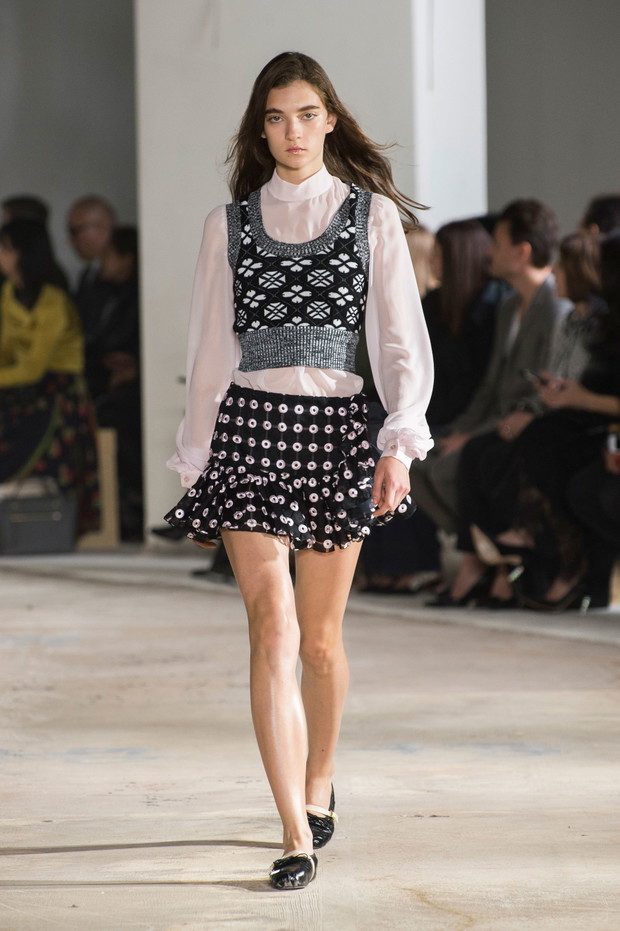 Pokaz Giambattista Valli SS18