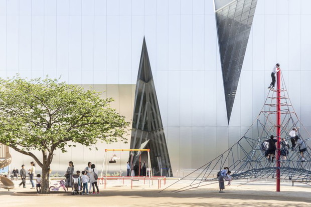 Sumida Hokusai Museum, Japonia, projekt: Kazuyo Sejima, zdjęcie: Laurian Ghinitoiu, kategoria: Fasada (Exterior)