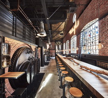 Restauracja Zoni w Centrum Praskim Koneser, projekt: Nizio Design International