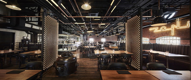 Restauracja Zoni w Centrum Praskim Koneser, projekt: Nizio Design International