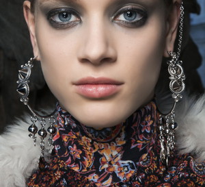 Smokey eye na jesień 2019