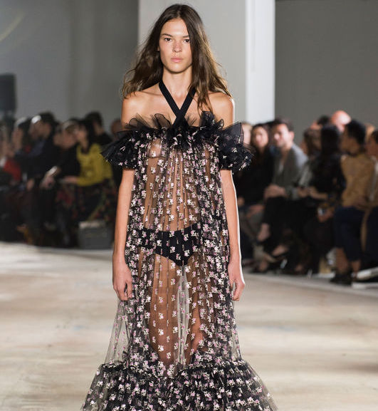 Sukienka na wiosnę 2018: Giambattista Valli