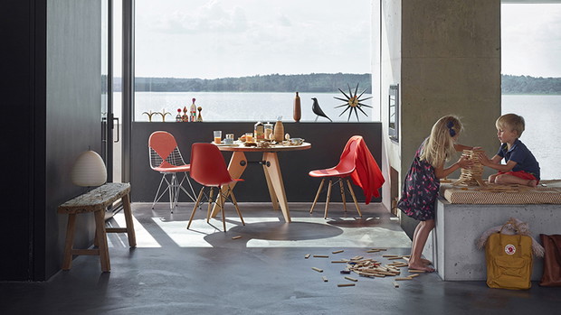 Stół Guéridon, proj: Jean Prouvé, VITRA