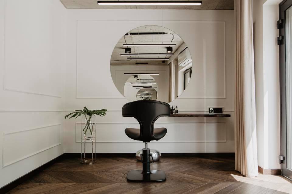 Studio fryzjerskie Sebastiana Huberta, projekt Rhino Home