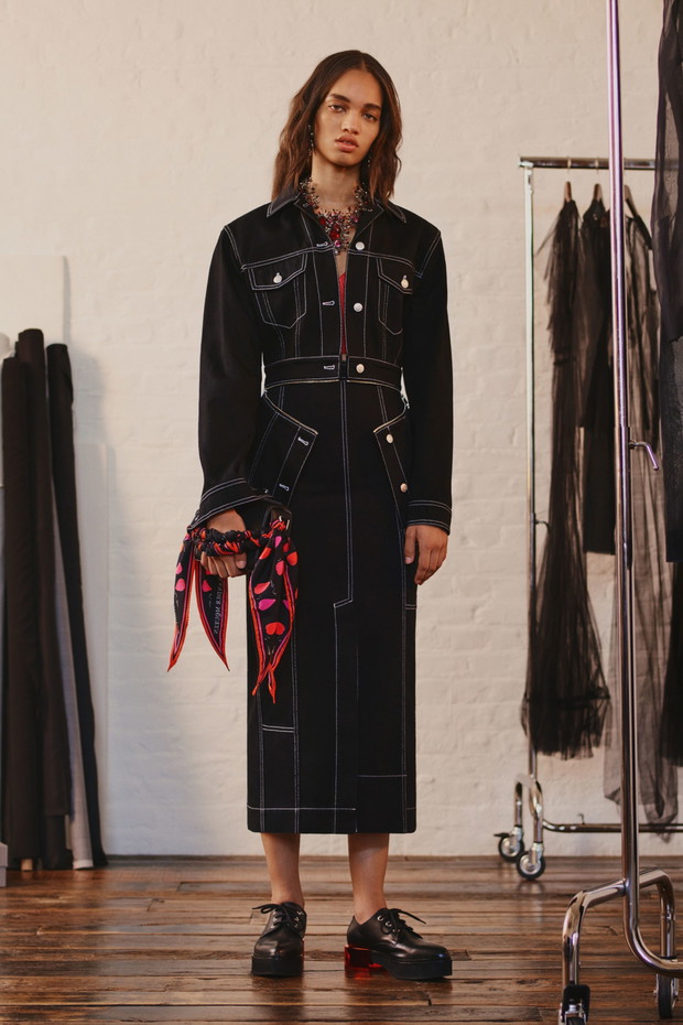 Kolekcja Alexander McQueen Resort 2018