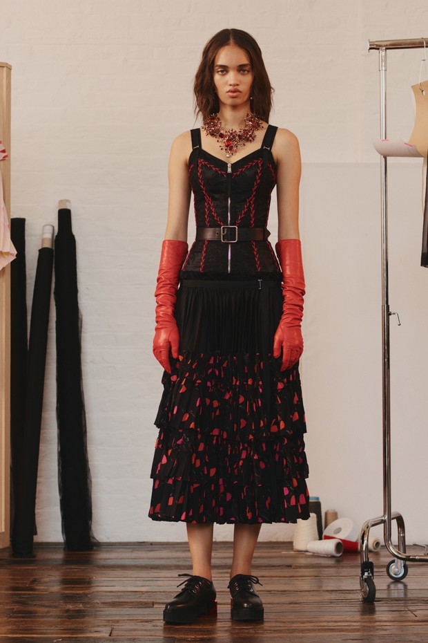 Kolekcja Alexander McQueen Resort 2018