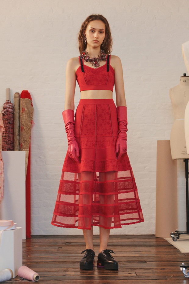 Michelle Gutknecht w kolekcji Alexander McQueen Resort 2018