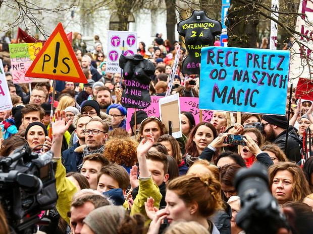 Protesty kobiet w Warszawie