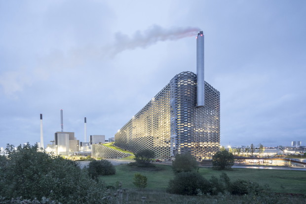 Stok narciarski na dachu elektrowni Copenhill, projekt: Bjarke Ingels Group