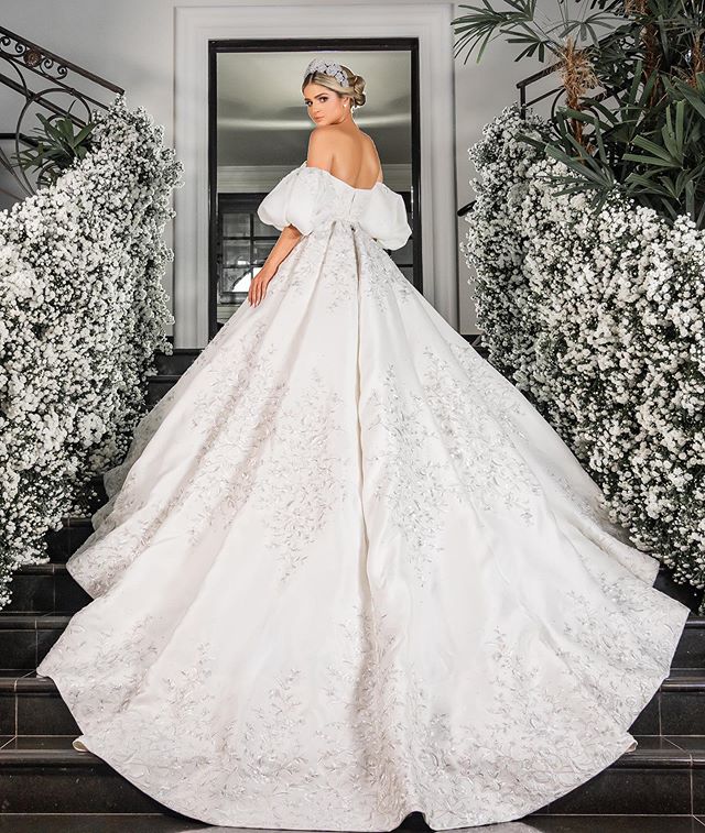Suknia ślubna Thássy Naves od Ralph & Russo.