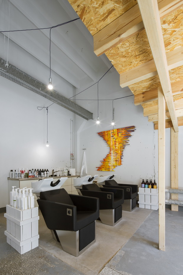 Loft Hair Emergency, projekt: pracownia Poco Design