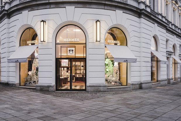 Wnętrza butiku Hermès w Warszawie