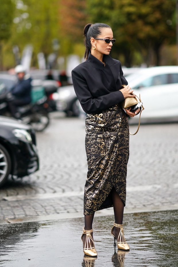 Street Style : Paris Fashion Week - Womenswear Spring Summer 2020 : Day Nine