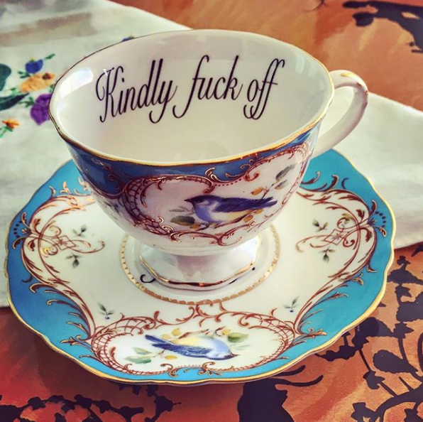 Porcelana z przesłaniem autorstwa Melissy Johnson