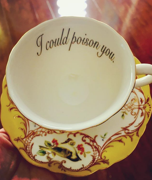 Porcelana z przesłaniem autorstwa Melissy Johnson