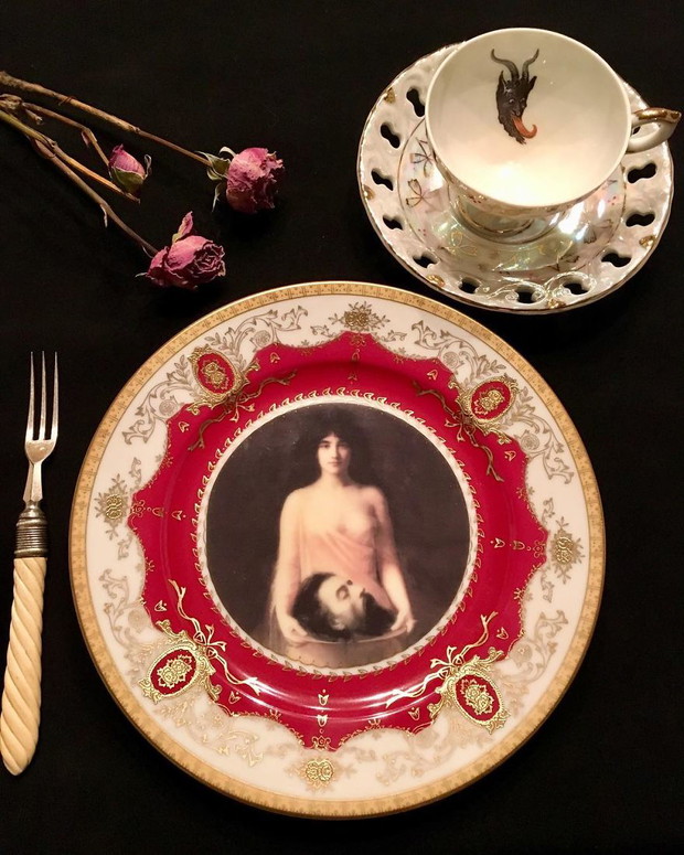 Porcelana z przesłaniem autorstwa Melissy Johnson