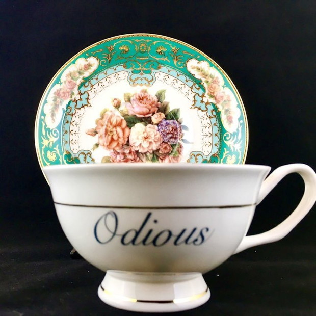 Porcelana z przesłaniem autorstwa Melissy Johnson