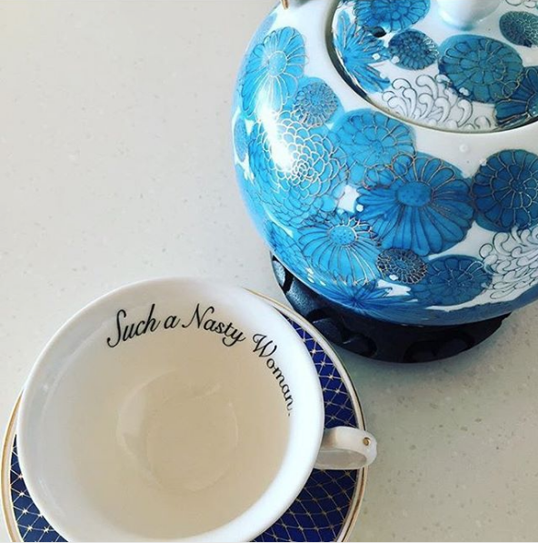 Porcelana z przesłaniem autorstwa Melissy Johnson