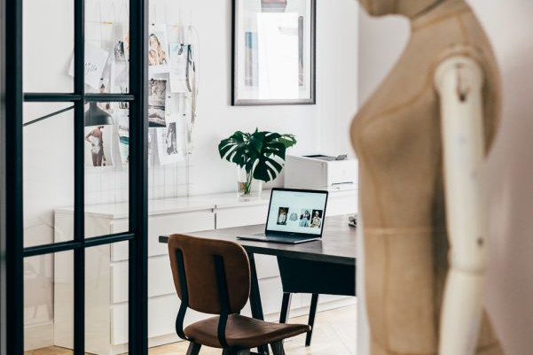 Wnętrza showroomu marki 303 Avenue