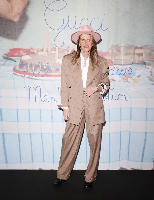 Trend 2020 - garnitur, Anna Dello Russo