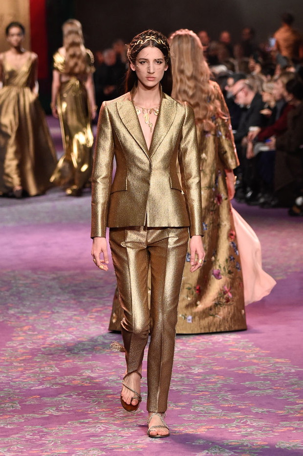 Trend 2020 - garnitur, Dior