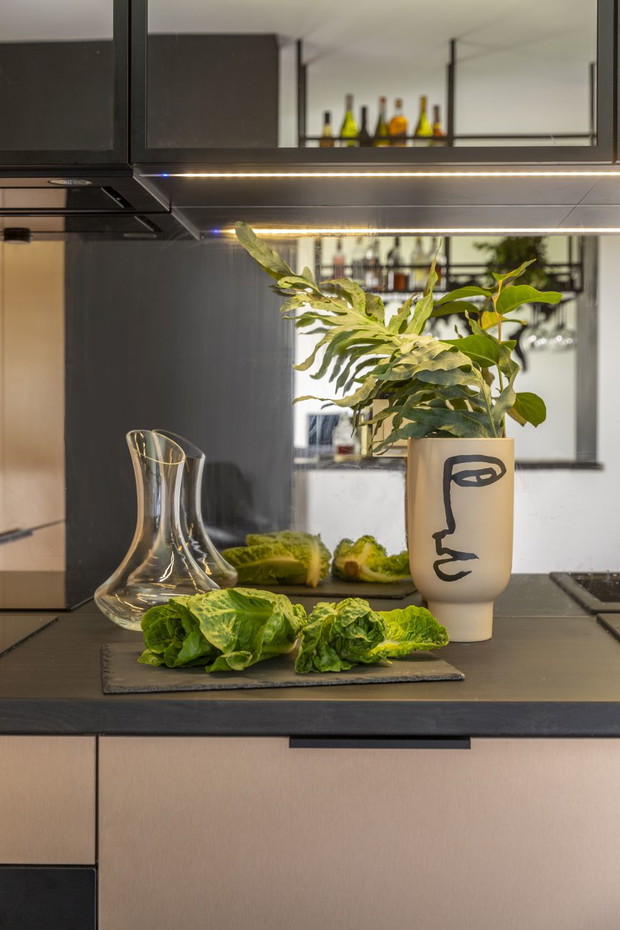 Kawalerka na warszawskiej Woli, projekt: Decoroom