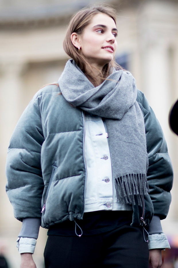 Akcesoria na PFW: szalik