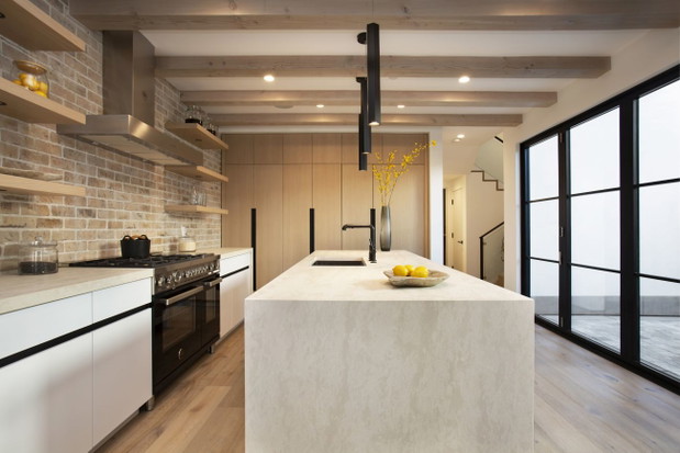 Jasny dom w Laguna Beach, projekt: Dina Marciano Design