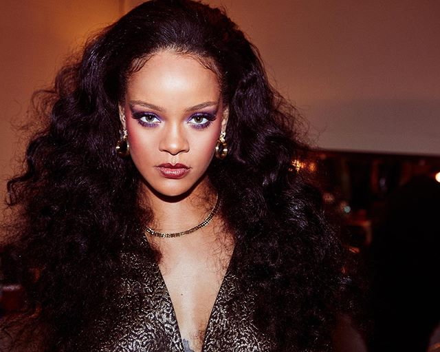 To już oficjalne! Rihanna promuje nową markę  Fenty Skin. Kosmetyki do pielęgnacji trafią do sprzedaży jeszcze w tym miesiącu!