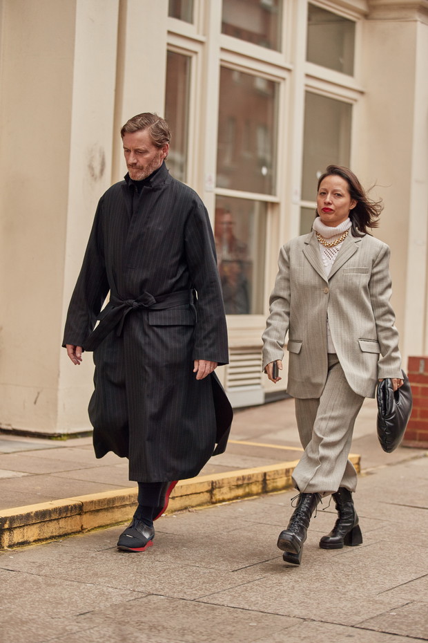 London Fashion Week jesień-zima 2020/2021: stylizacje gości