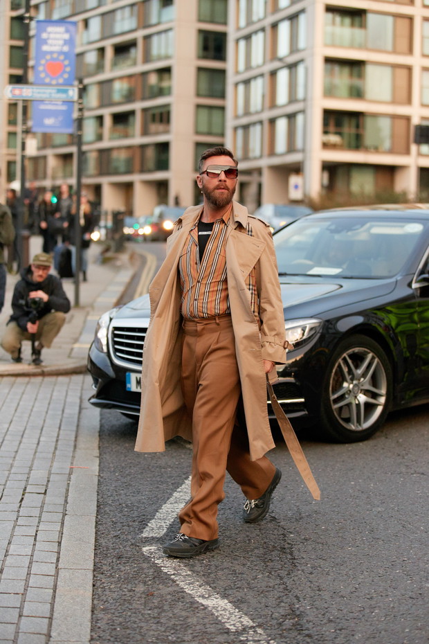 London Fashion Week jesień-zima 2020/2021: stylizacje gości